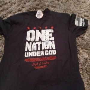 Hold Fast tee Size M